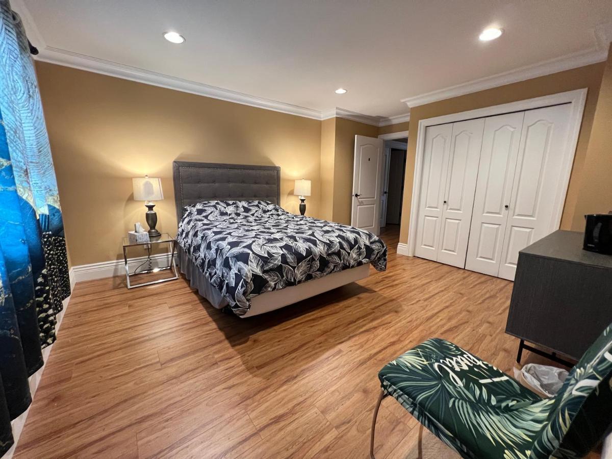 Vancouver Luxury Homestay Richmond Exterior photo