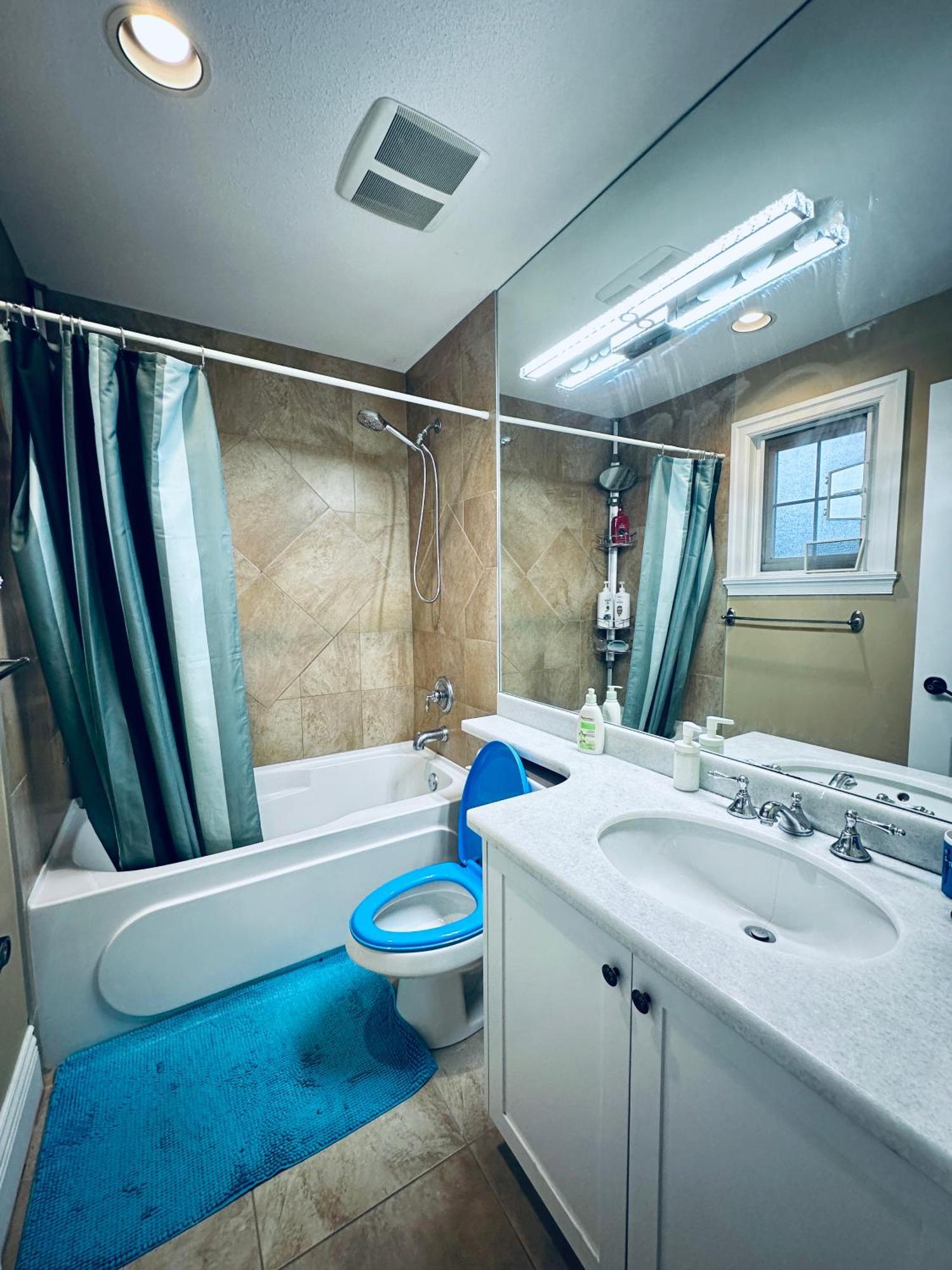 Vancouver Luxury Homestay Richmond Exterior photo
